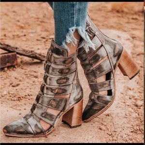 Women’s size 12 Freebird boots